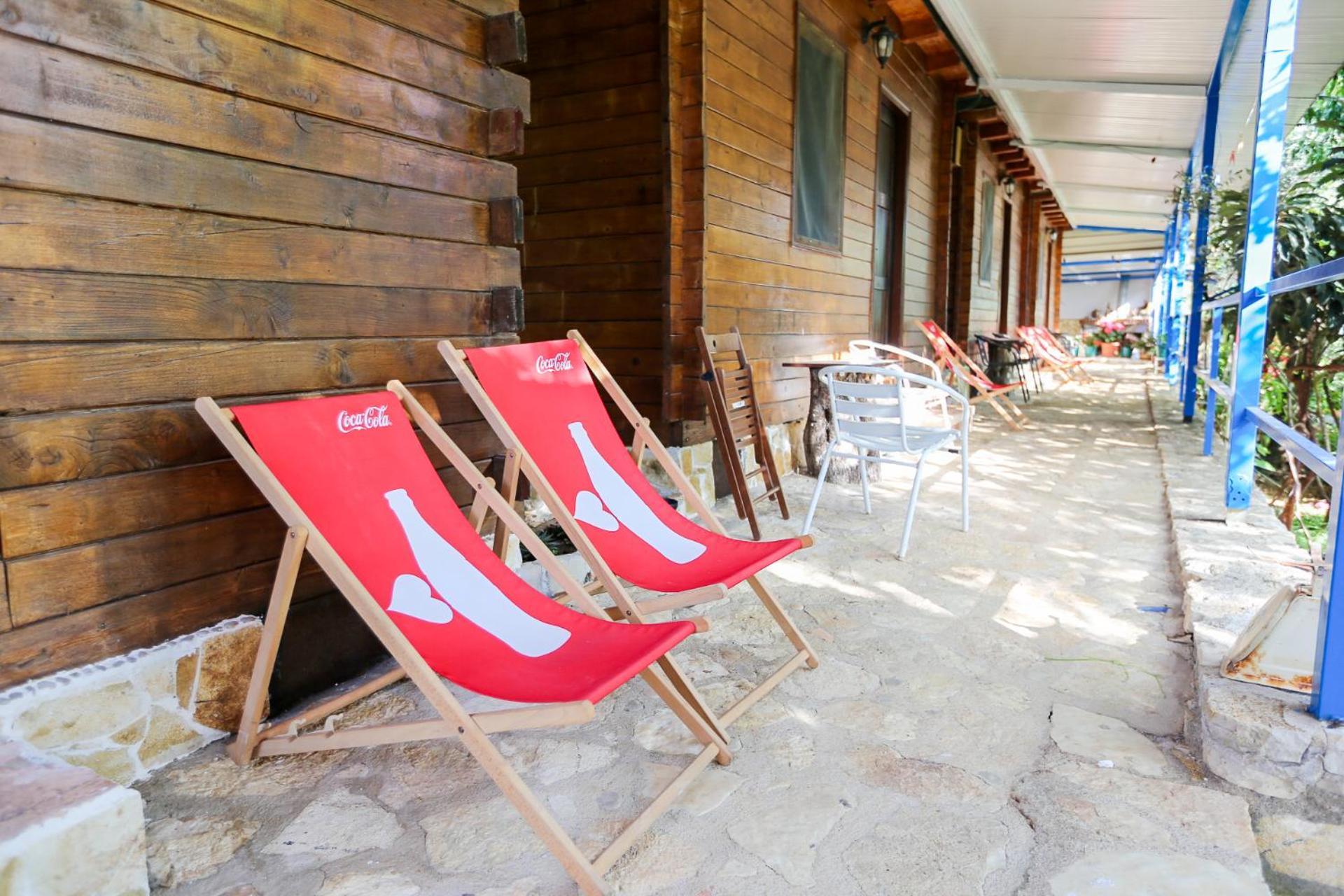 Holiwood Motel Himare Exterior photo