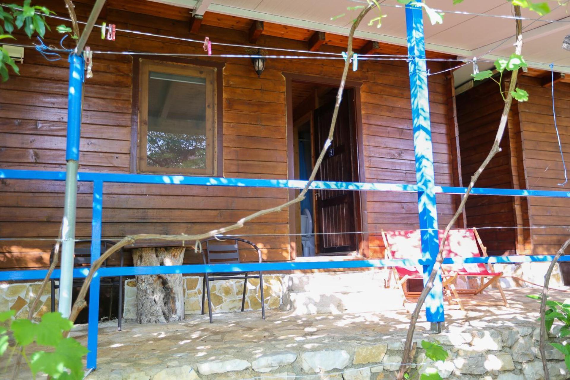 Holiwood Motel Himare Exterior photo